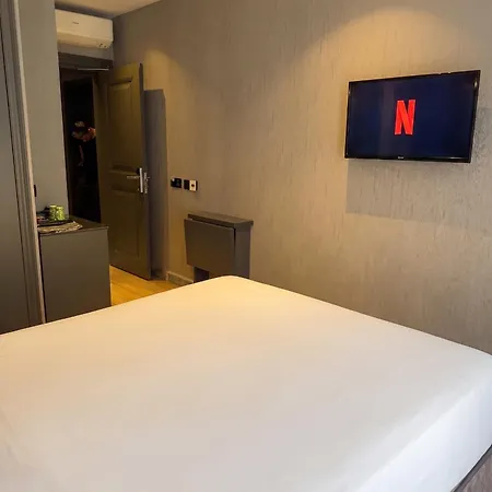 Peri Boutique Taksim Hotel 3*